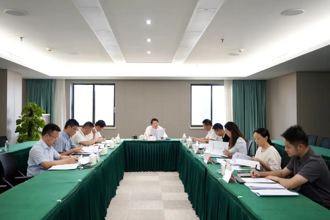 省ag亚娱集团集团党委书记、董事长任丁主持ag亚娱集团党校第2次校务委员会聚会